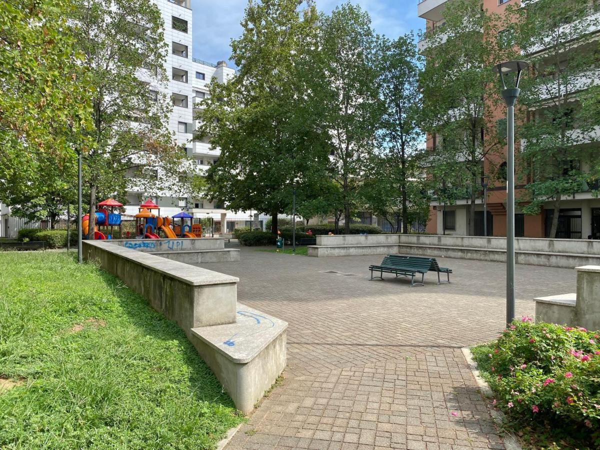 Appartamento Sulla Metro 3 Gialla Maciachini Milan Bagian luar foto