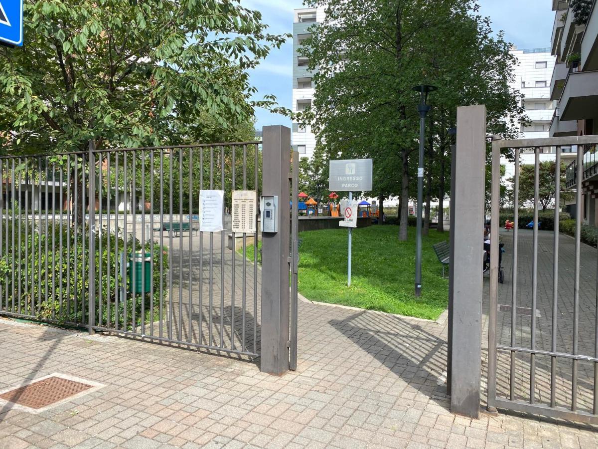 Appartamento Sulla Metro 3 Gialla Maciachini Milan Bagian luar foto