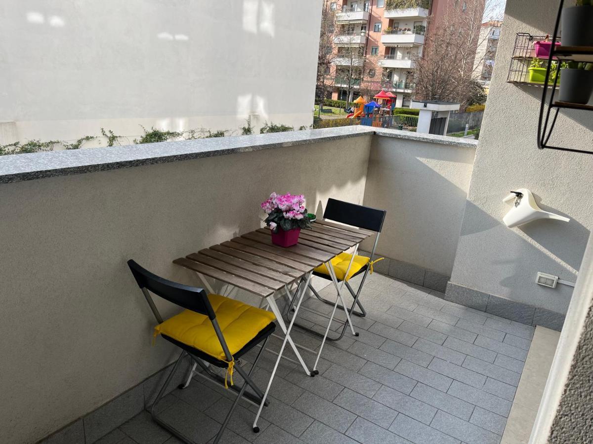 Appartamento Sulla Metro 3 Gialla Maciachini Milan Bagian luar foto